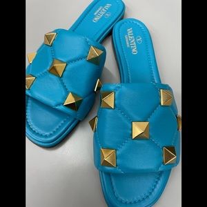 ❗️SOLD Valentino garavani roman slides skyfall 🌼